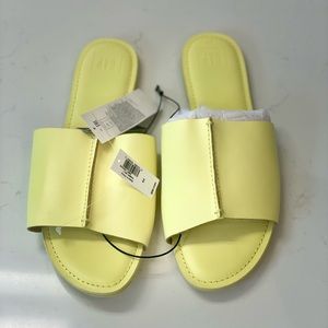 Gap Neon Yellow Slide Sandals NEW - 8.5